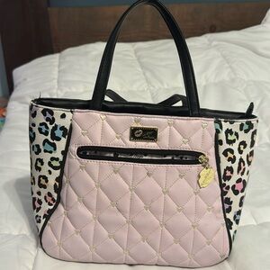 Cute bag same peeling not noticeable